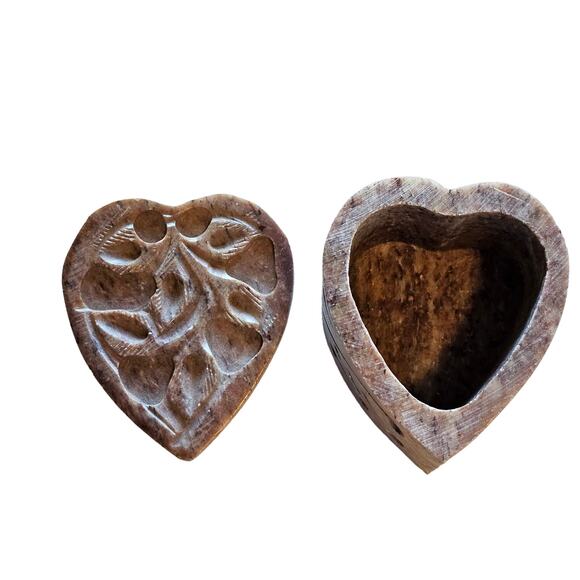 Artisan Heart-Shaped Wooden Box - Brown - Picture 1 of 8